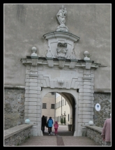 Fotografia: 17. máj 2019 - výlet dôchodcov Červený kameň, Smolenice, Bradlo, Košariská